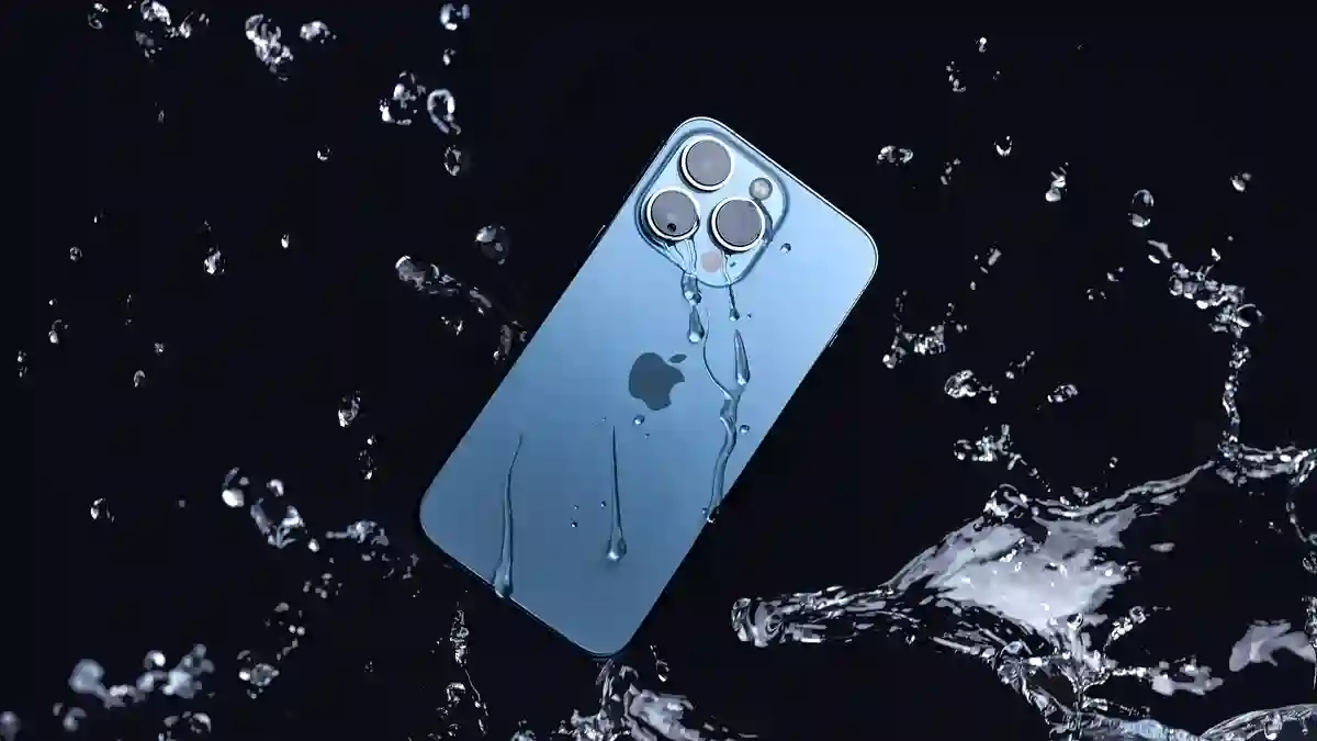 Apple iPhone 14 Smartphone in Water
