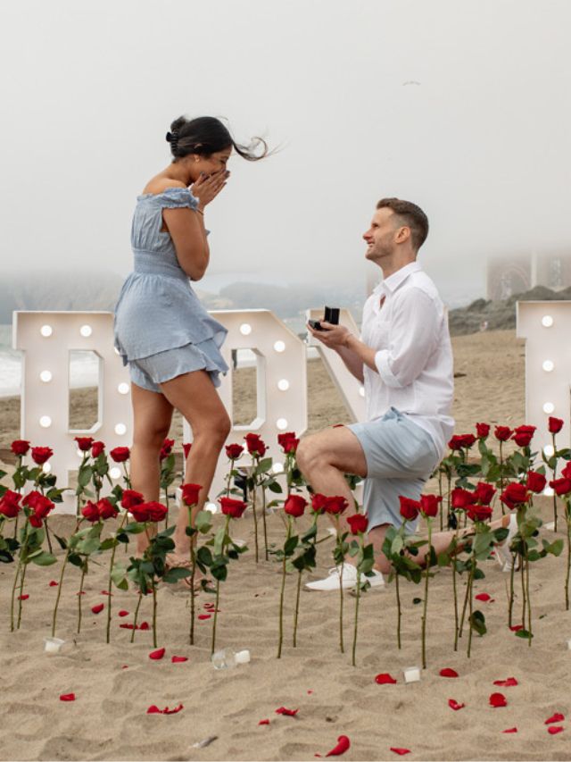 How to propose to your girlfriend on Valentine’s Propose Day?  She says yes